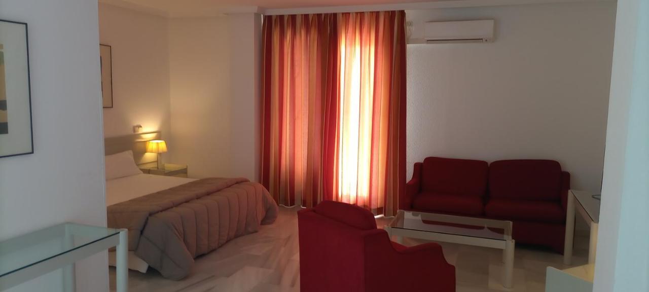 Hospedium Hotel Apartamentos Simon Verde Mairena del Aljarafe Kültér fotó