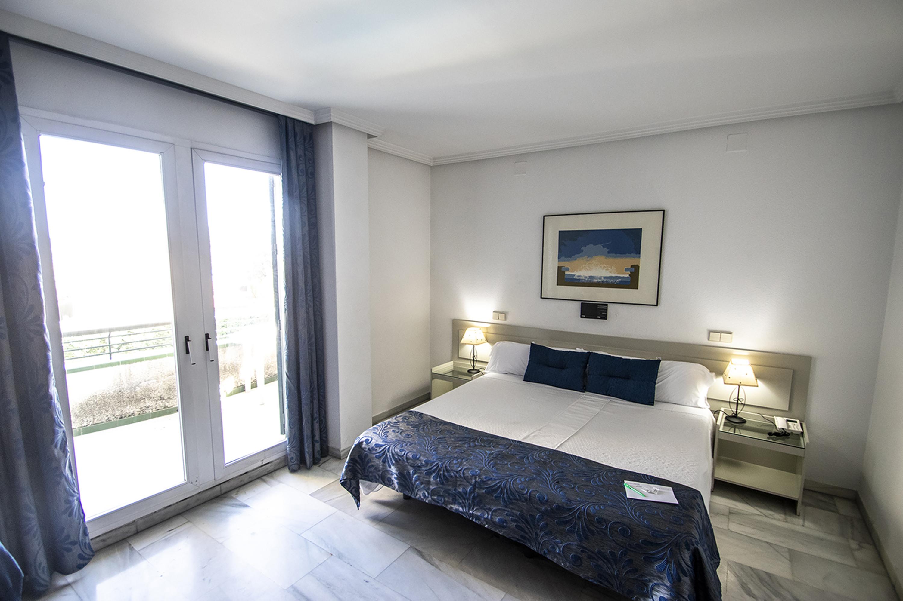 Hospedium Hotel Apartamentos Simon Verde Mairena del Aljarafe Kültér fotó