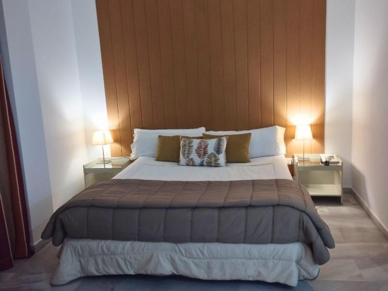 Hospedium Hotel Apartamentos Simon Verde Mairena del Aljarafe Kültér fotó