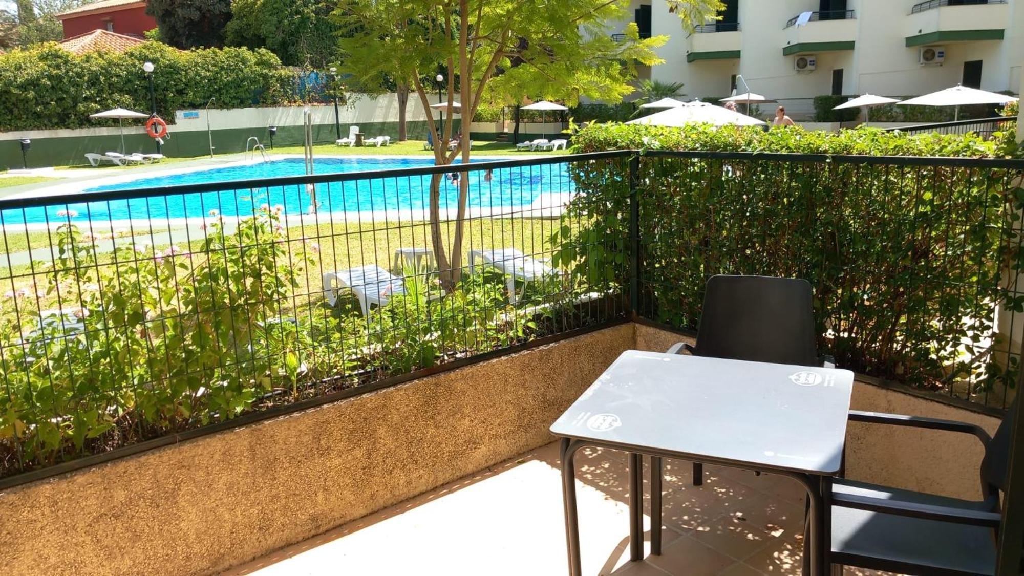 Hospedium Hotel Apartamentos Simon Verde Mairena del Aljarafe Kültér fotó