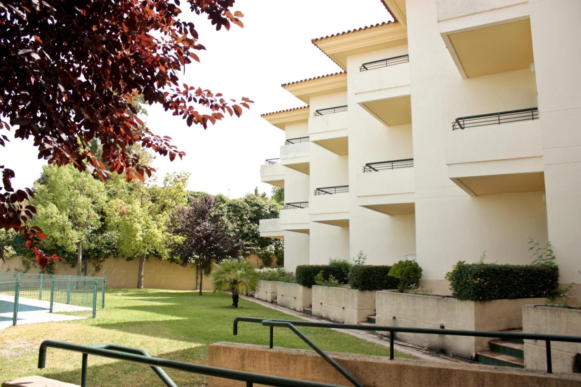 Hospedium Hotel Apartamentos Simon Verde Mairena del Aljarafe Kültér fotó