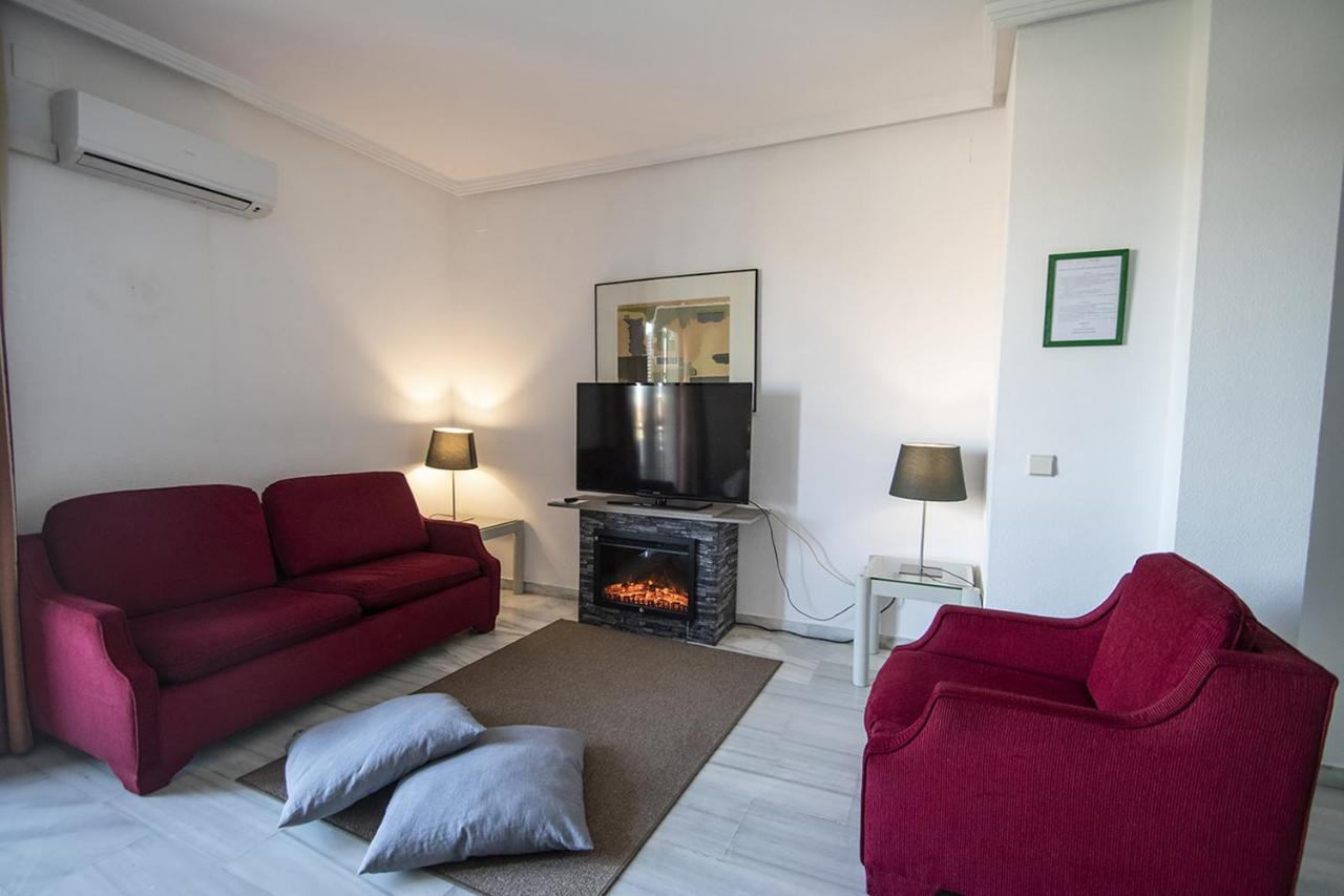 Hospedium Hotel Apartamentos Simon Verde Mairena del Aljarafe Kültér fotó